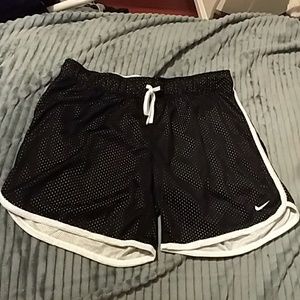 NEW Nike Shorts (training)